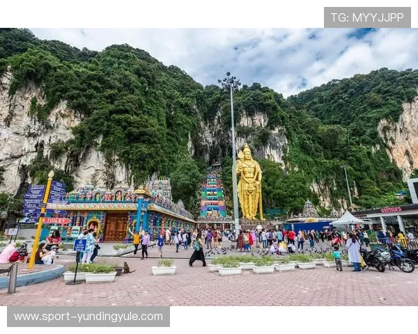 云顶索道必游景点推荐在吉隆坡云顶体验浪漫高空之旅享受星空下的欢乐时光 云顶索道必游景点推荐在吉隆坡云顶体验浪漫高空之旅享受星空下的欢乐时光
